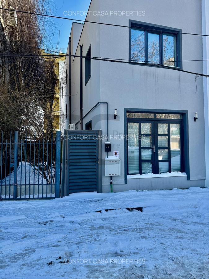 Vitan - Casa de Pensii ,Timpuri Noi metrou, vila P+2, NEMOBILATA